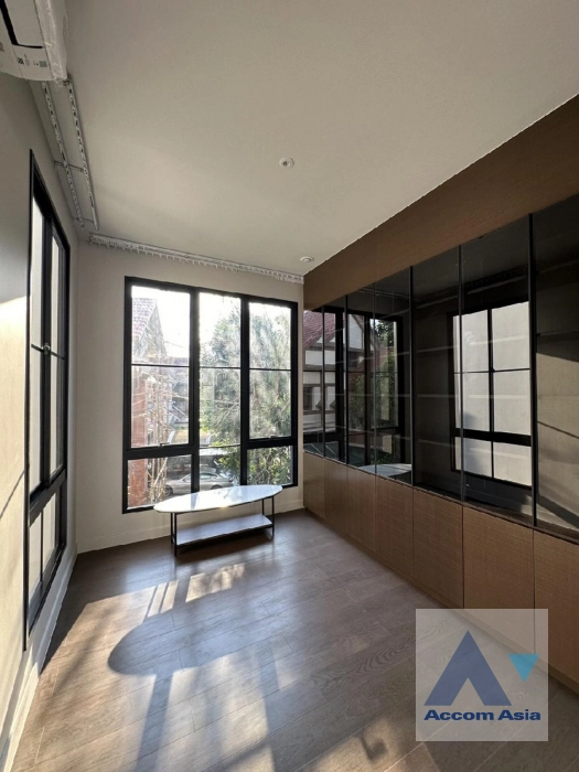 37  4 br House for rent and sale in Pattanakarn ,Bangkok ARL Ban Thap Chang at Malton Gates - Krungthep Kreetha AA40282