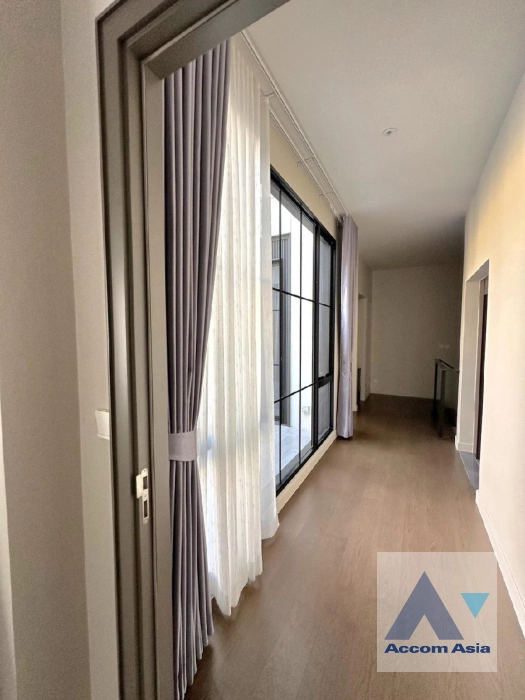 38  4 br House for rent and sale in Pattanakarn ,Bangkok ARL Ban Thap Chang at Malton Gates - Krungthep Kreetha AA40282