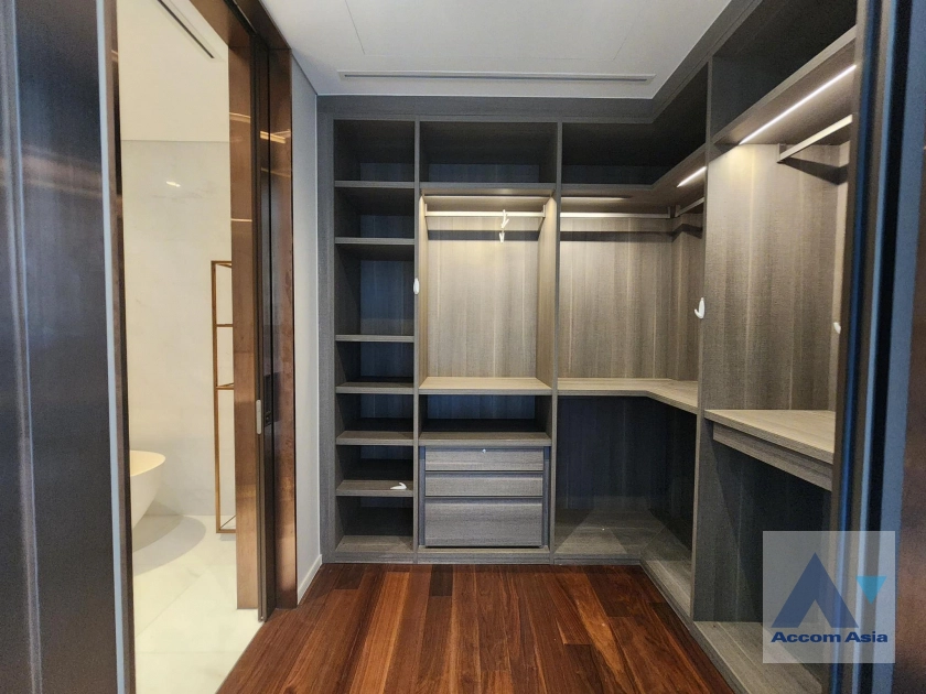 7  2 br Condominium For Sale in Ploenchit ,Bangkok BTS Chitlom at The Residences at Sindhorn Kempinski Hotel Bangkok AA40285