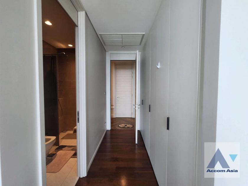 4  2 br Condominium For Sale in Ploenchit ,Bangkok BTS Chitlom at The Residences at Sindhorn Kempinski Hotel Bangkok AA40285