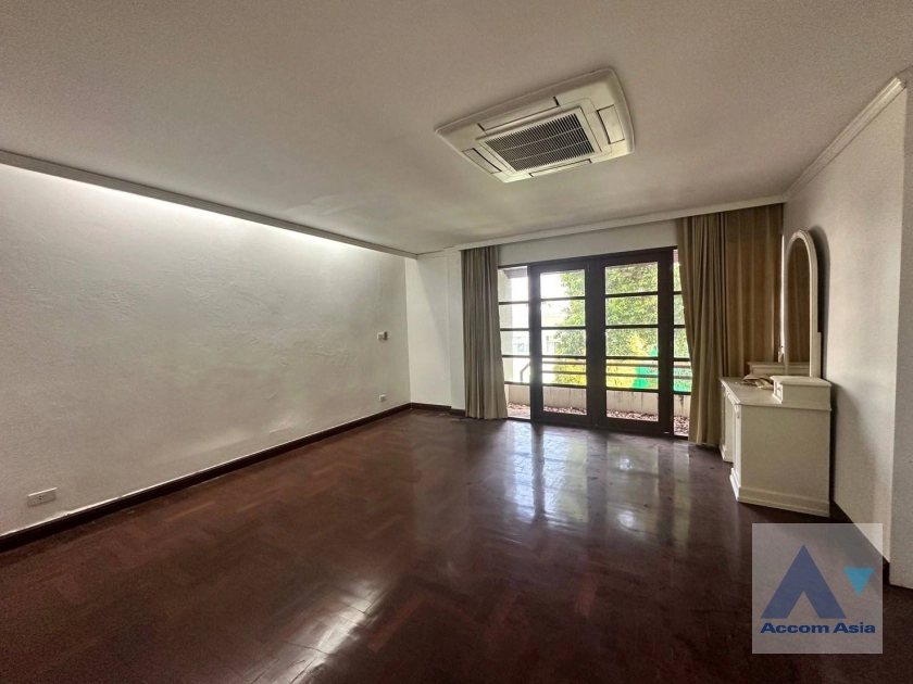10  3 br Townhouse for rent and sale in Sukhumvit ,Bangkok BTS Phra khanong at Tara Mansion AA40286