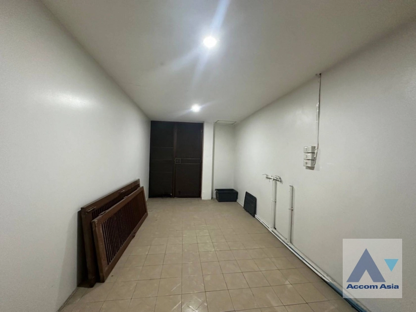 16  3 br Townhouse for rent and sale in Sukhumvit ,Bangkok BTS Phra khanong at Tara Mansion AA40286