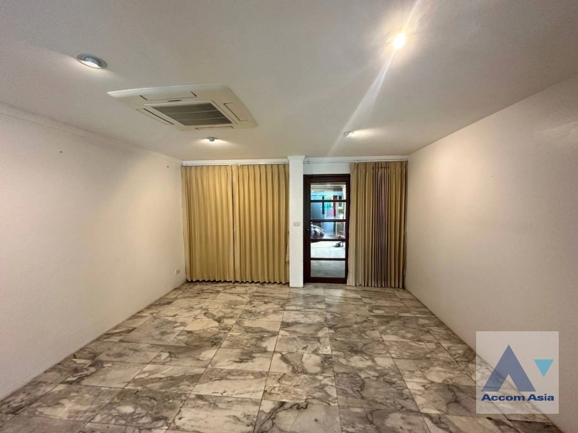 7  3 br Townhouse for rent and sale in Sukhumvit ,Bangkok BTS Phra khanong at Tara Mansion AA40286