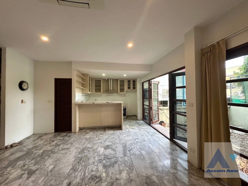 4  3 br Townhouse for rent and sale in Sukhumvit ,Bangkok BTS Phra khanong at Tara Mansion AA40286