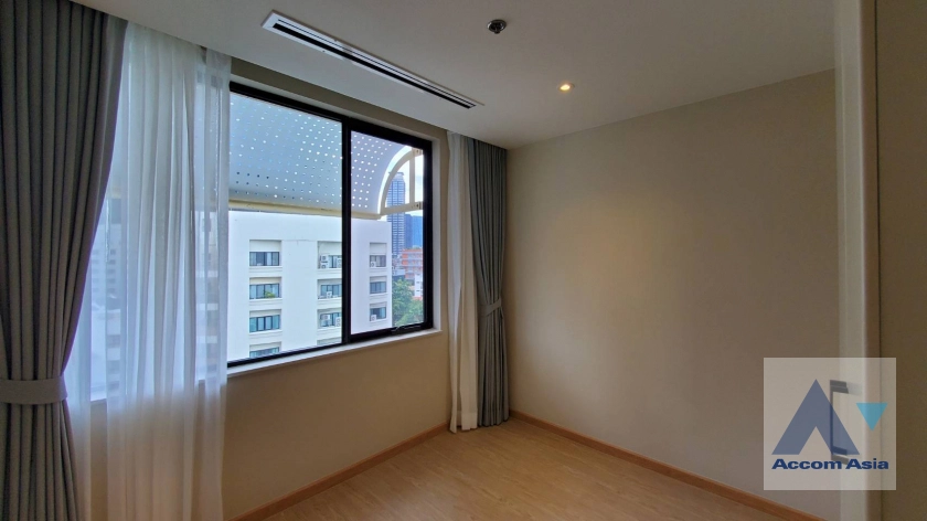 9  3 br Apartment For Rent in Sathorn ,Bangkok BTS Sala Daeng - MRT Lumphini at Children Dreaming Place - Garden AA40288