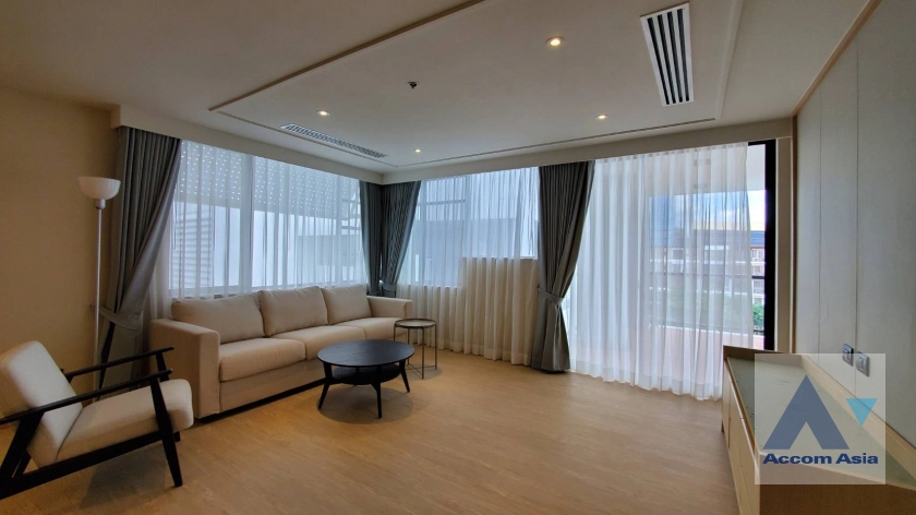  Children Dreaming Place - Garden Apartment  3 Bedroom for Rent MRT Lumphini in Sathorn Bangkok