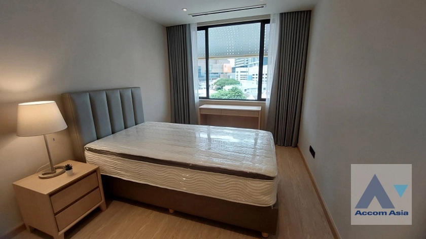 8  3 br Apartment For Rent in Sathorn ,Bangkok BTS Sala Daeng - MRT Lumphini at Children Dreaming Place - Garden AA40288