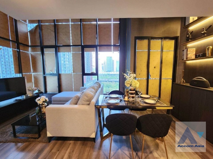  2 Bedrooms  Condominium For Rent in Ratchadapisek, Bangkok  near MRT Rama 9 (AA40289)