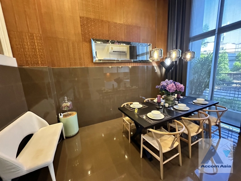 8  3 br Townhouse For Sale in Sathorn ,Bangkok BRT Thanon Chan at Luxury Townhome Sathu Pradit 12 AA40295