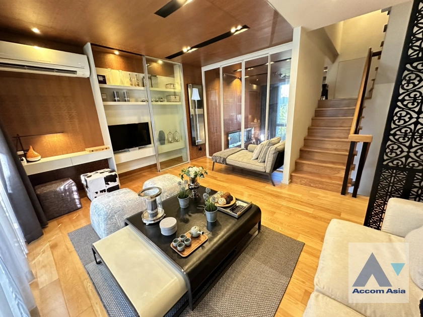 5  3 br Townhouse For Sale in Sathorn ,Bangkok BRT Thanon Chan at Luxury Townhome Sathu Pradit 12 AA40295