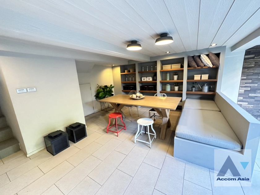  1  3 br Townhouse For Sale in Sathorn ,Bangkok BRT Thanon Chan at Luxury Townhome Sathu Pradit 12 AA40295