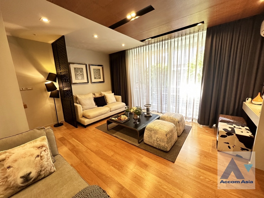  3 Bedrooms  Townhouse For Sale in Sathorn, Bangkok  near BRT Thanon Chan (AA40295)