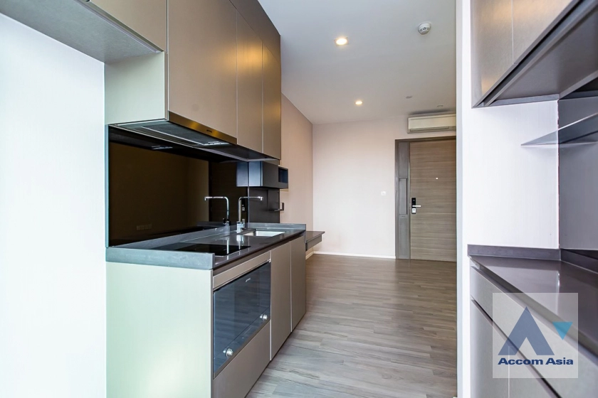 unit 1 Bedroom  Condominium For Sale in Sukhumvit, Bangkok  near BTS Phra khanong (AA40300)