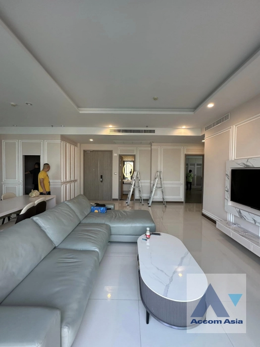 unit 4 Bedrooms  Condominium For Rent in Sukhumvit, Bangkok  near BTS Phrom Phong (AA40302)