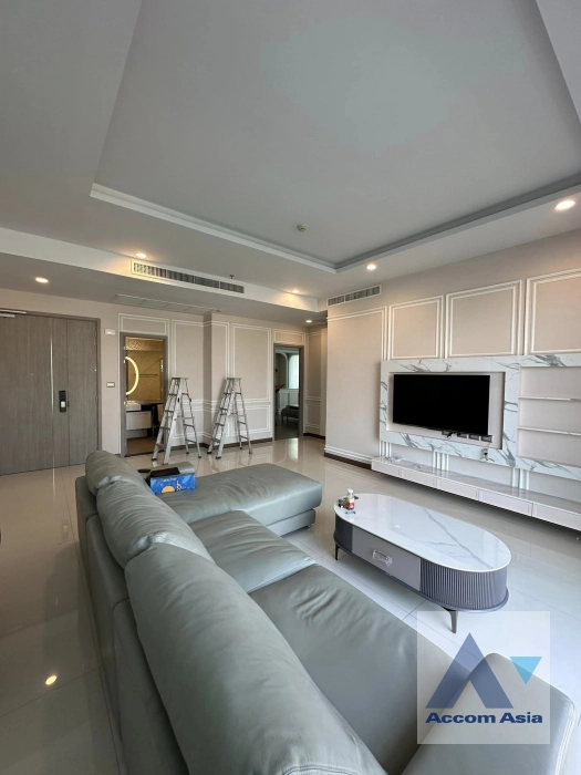 unit 4 Bedrooms  Condominium For Rent in Sukhumvit, Bangkok  near BTS Phrom Phong (AA40302)