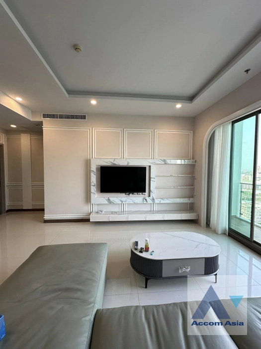 unit 4 Bedrooms  Condominium For Rent in Sukhumvit, Bangkok  near BTS Phrom Phong (AA40302)