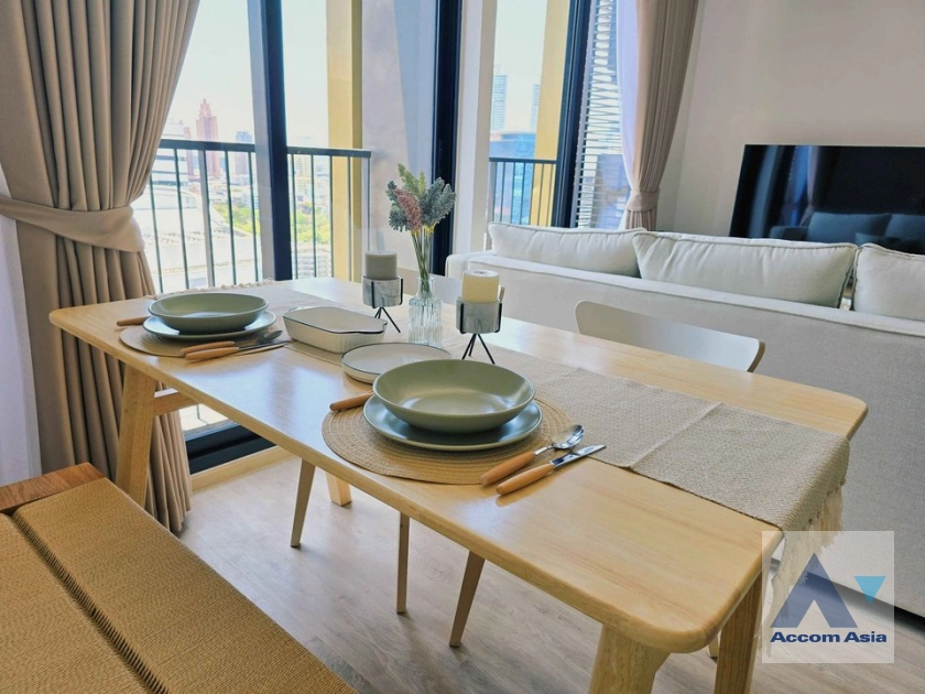 unit 2 Bedrooms  Condominium For Rent in Sukhumvit, Bangkok  near BTS Phrom Phong (AA40305)