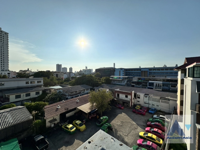 20  3 br Townhouse For Sale in Sathorn ,Bangkok BRT Thanon Chan at Luxury Townhome Sathu Pradit 12 AA40314