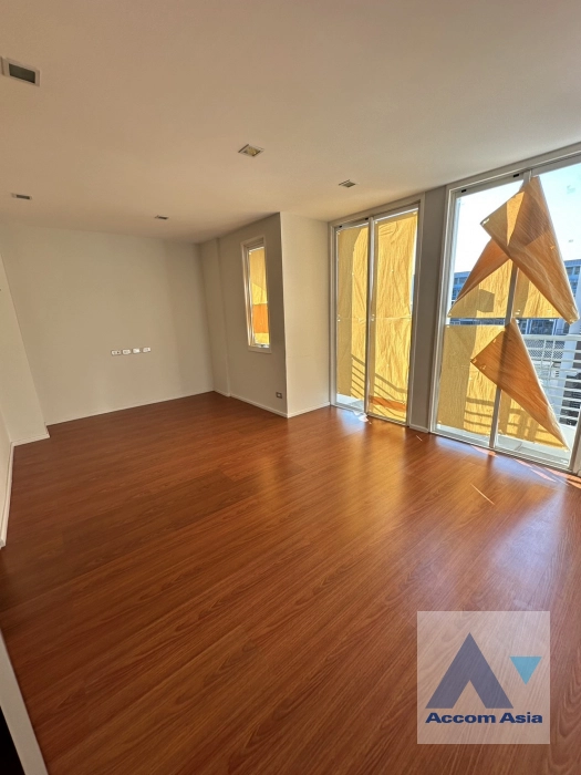 5  3 br Townhouse For Sale in Sathorn ,Bangkok BRT Thanon Chan at Luxury Townhome Sathu Pradit 12 AA40314