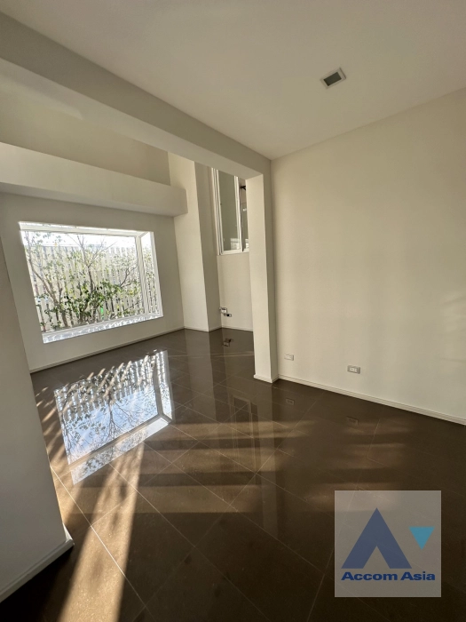 12  3 br Townhouse For Sale in Sathorn ,Bangkok BRT Thanon Chan at Luxury Townhome Sathu Pradit 12 AA40314