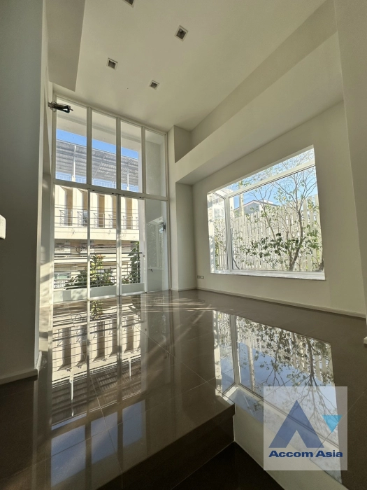 13  3 br Townhouse For Sale in Sathorn ,Bangkok BRT Thanon Chan at Luxury Townhome Sathu Pradit 12 AA40314