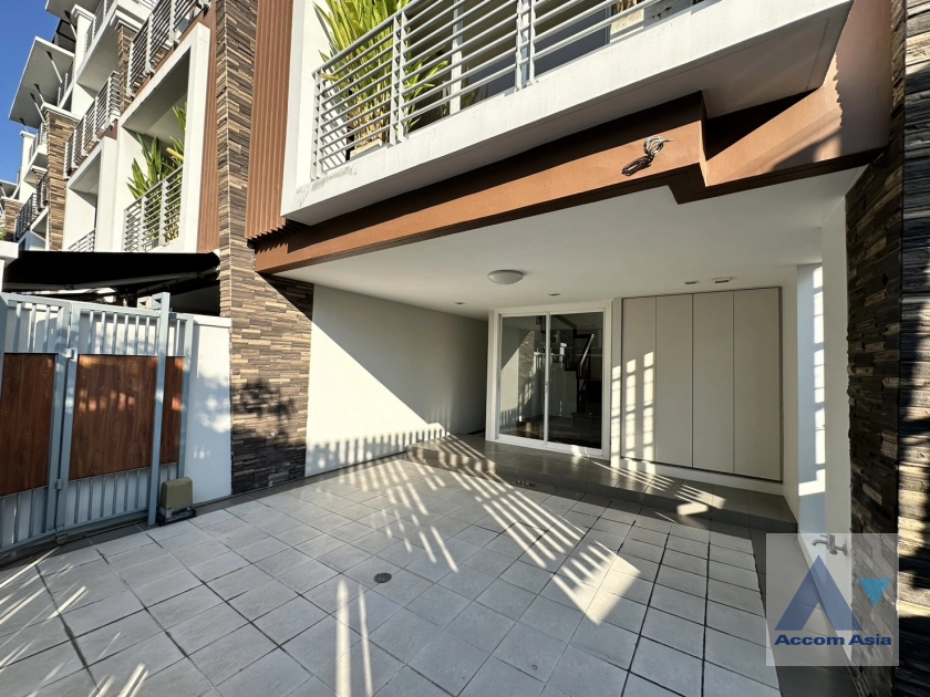 26  3 br Townhouse For Sale in Sathorn ,Bangkok BRT Thanon Chan at Luxury Townhome Sathu Pradit 12 AA40314