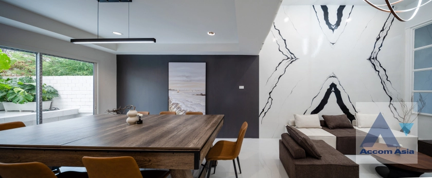 13  5 br House for rent and sale in Ratchadaphisek ,Bangkok MRT Lat Phrao at Busarakum Place AA40327