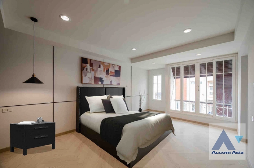 31  5 br House for rent and sale in Ratchadaphisek ,Bangkok MRT Lat Phrao at Busarakum Place AA40327