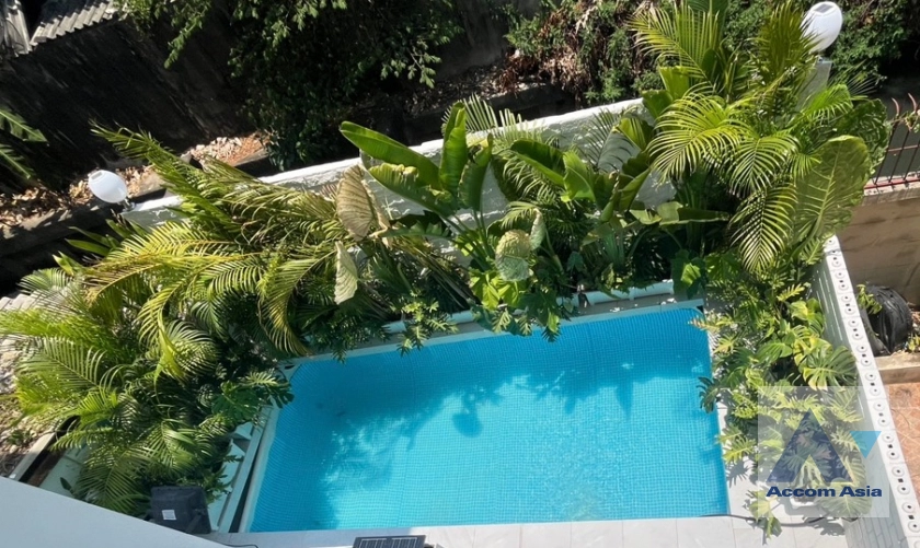  1  5 br House for rent and sale in Ratchadaphisek ,Bangkok MRT Lat Phrao at Busarakum Place AA40327