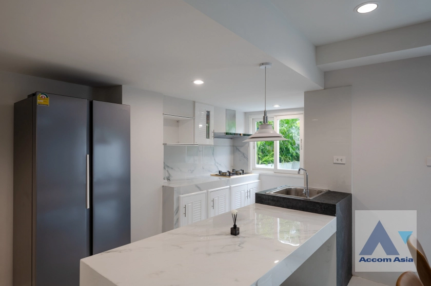 18  5 br House for rent and sale in Ratchadaphisek ,Bangkok MRT Lat Phrao at Busarakum Place AA40327