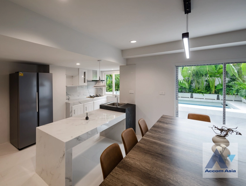 10  5 br House for rent and sale in Ratchadaphisek ,Bangkok MRT Lat Phrao at Busarakum Place AA40327