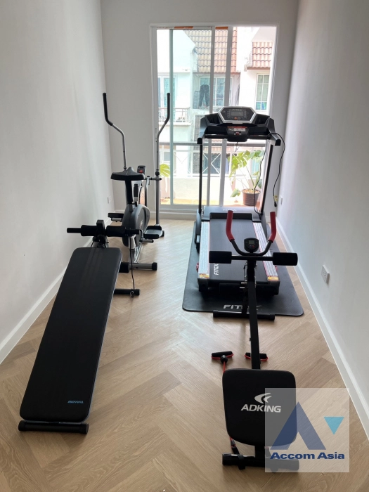 39  5 br House for rent and sale in Ratchadaphisek ,Bangkok MRT Lat Phrao at Busarakum Place AA40327