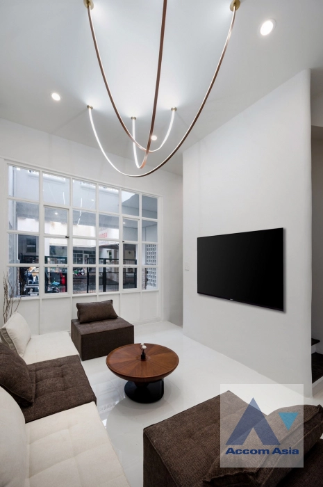 9  5 br House for rent and sale in Ratchadaphisek ,Bangkok MRT Lat Phrao at Busarakum Place AA40327