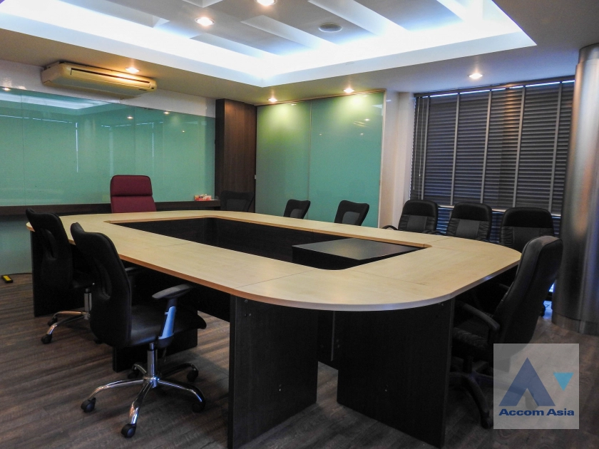 4  Office Space For Rent in Phaholyothin ,  AA40332