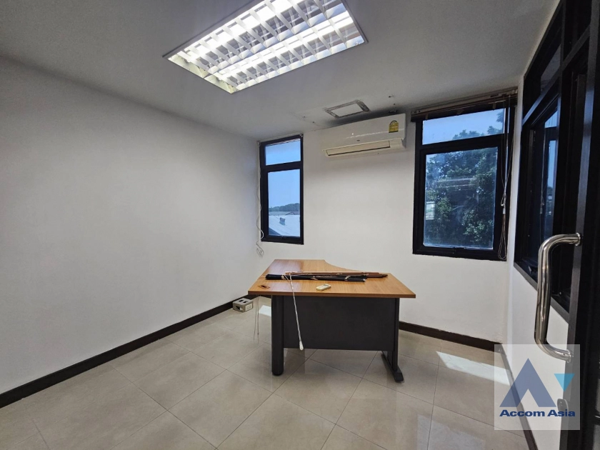 6  Office Space For Rent in Phaholyothin ,Bangkok  AA40333