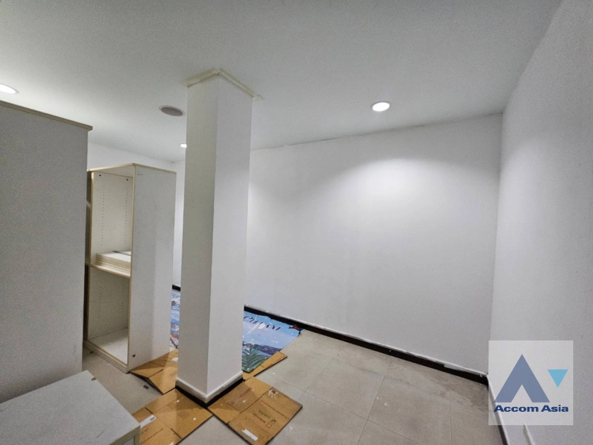 7  Office Space For Rent in phaholyothin ,Bangkok  AA40333