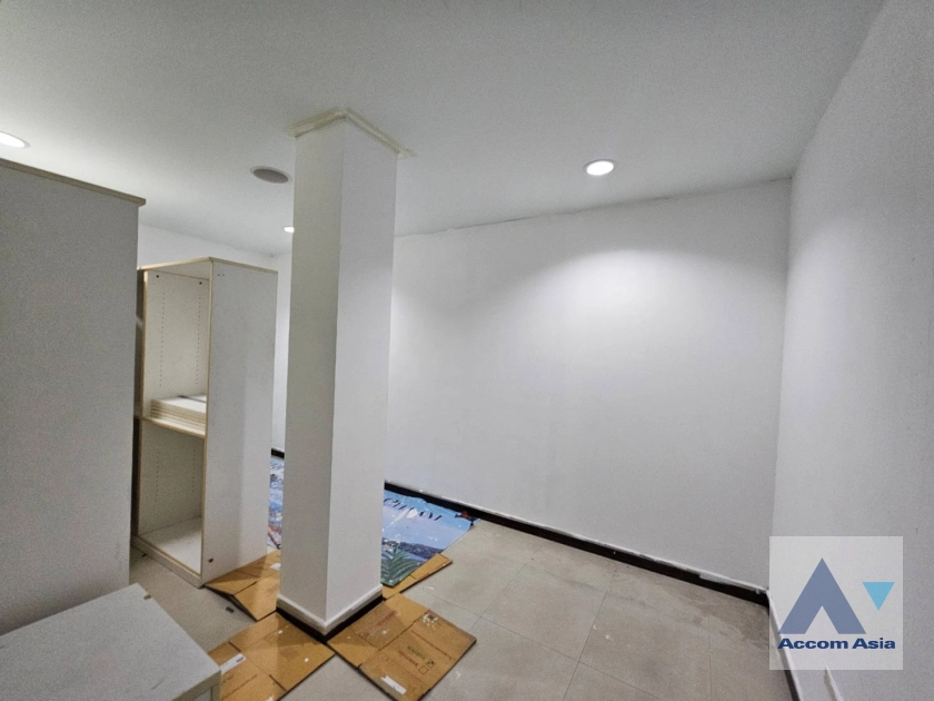 7  Office Space For Rent in Phaholyothin ,Bangkok  AA40333