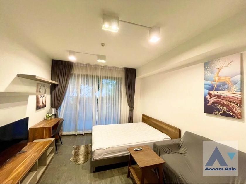  1 Bedroom  Condominium For Sale in Sukhumvit, Bangkok  near BTS Ekkamai (AA40335)