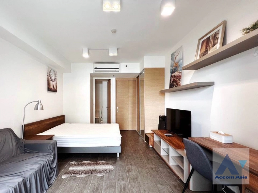unit 1 Bedroom  Condominium For Sale in Sukhumvit, Bangkok  near BTS Ekkamai (AA40335)