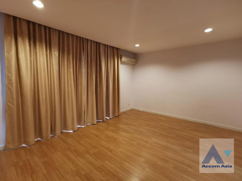 6  4 br Townhouse for rent and sale in Sathorn ,Bangkok  at Flora Marigold AA40352