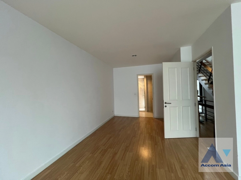 5  4 br Townhouse for rent and sale in Sathorn ,Bangkok  at Flora Marigold AA40352