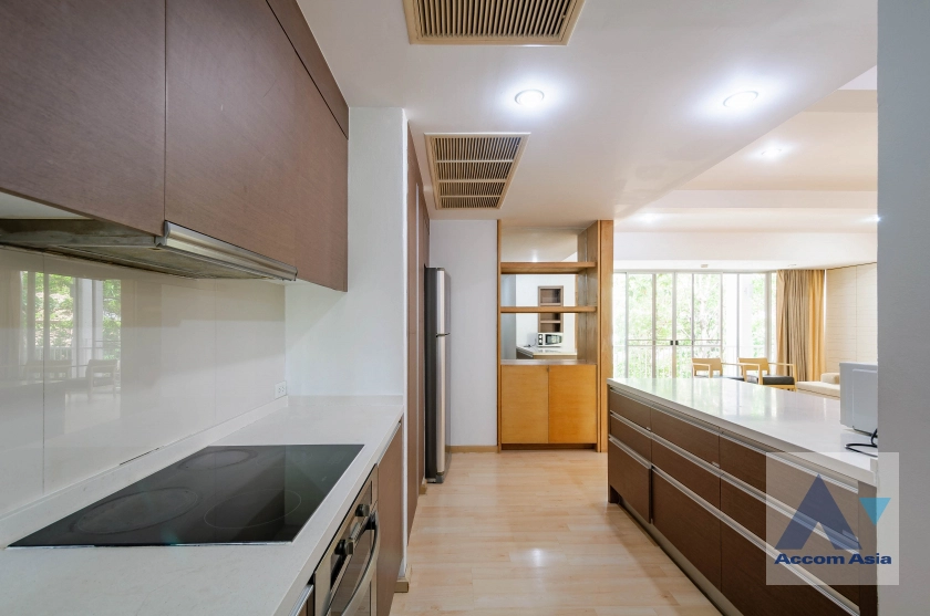 unit 3 Bedrooms  Apartment For Rent in Sukhumvit, Bangkok  near BTS Asok - MRT Sukhumvit (AA40353)