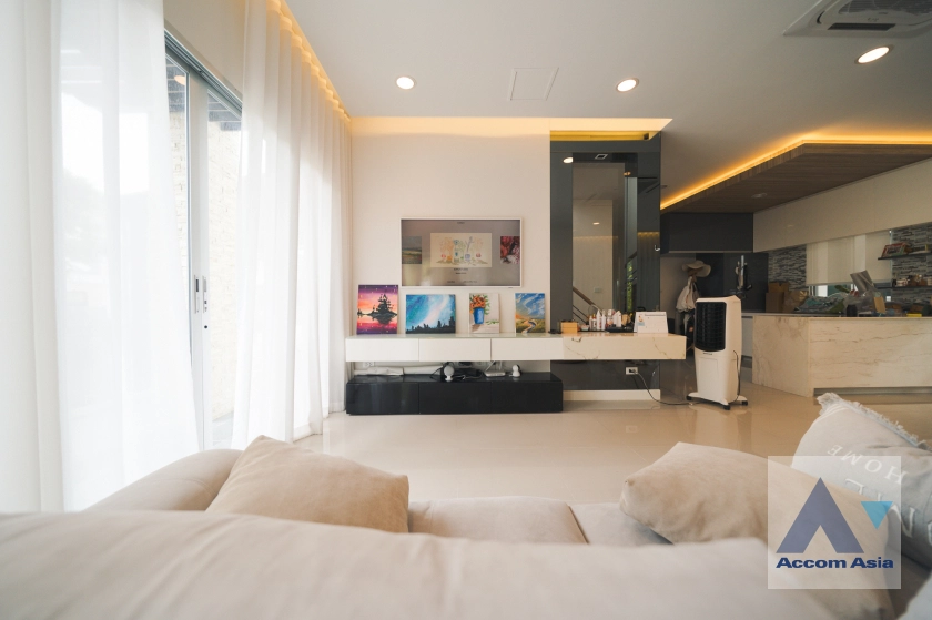  1  3 br House for rent and sale in Latkrabang ,Bangkok ARL Ban Thap Chang at Grand Bangkok Boulevard Rama 9 Srinagarindra AA40362