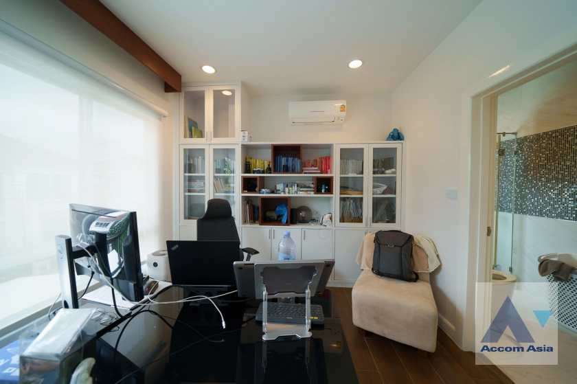  1  3 br House for rent and sale in Latkrabang ,Bangkok ARL Ban Thap Chang at Grand Bangkok Boulevard Rama 9 Srinagarindra AA40362