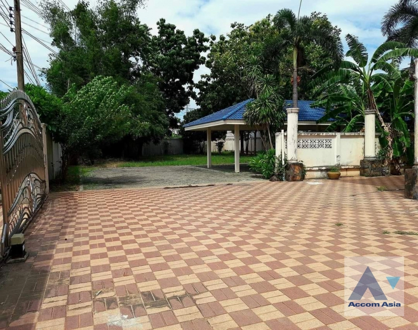 7  3 br House For Sale in Pattanakarn ,Bangkok  AA40371
