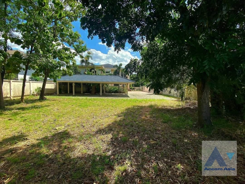 8  3 br House For Sale in Pattanakarn ,Bangkok  AA40371