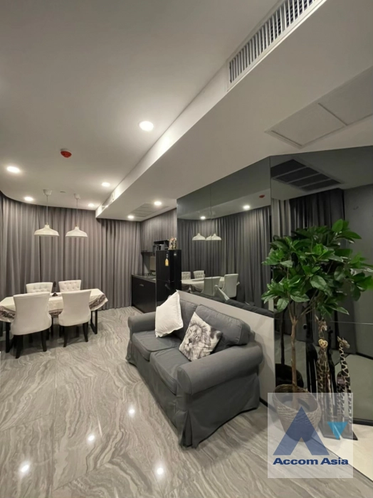 Fully Furnished |  2 Bedrooms  Condominium For Rent in Silom, Bangkok  near MRT Sam Yan (AA40374)