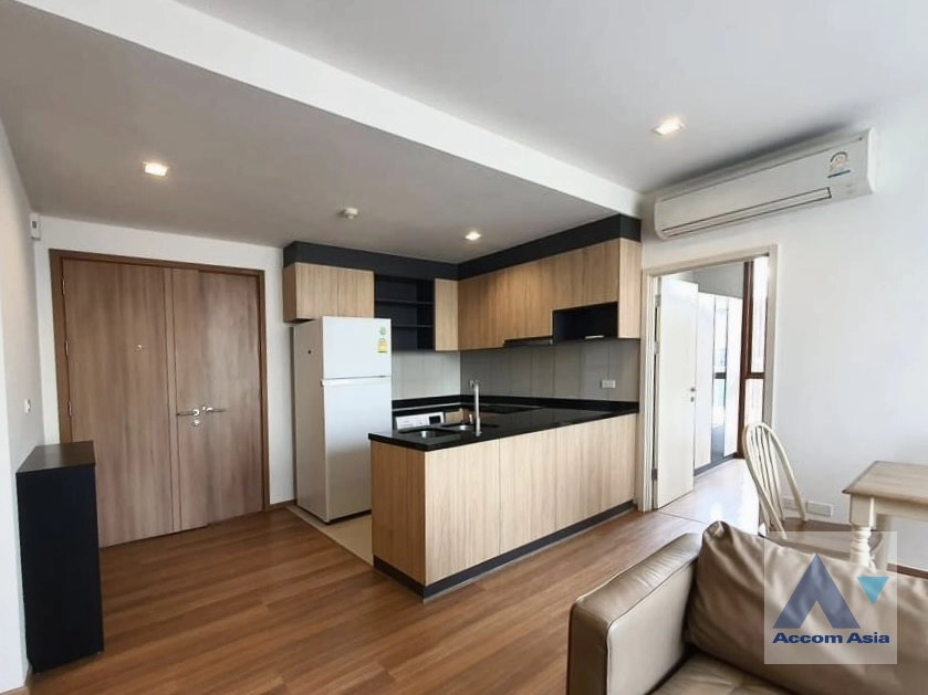 unit 3 Bedrooms  Condominium For Rent in Sukhumvit, Bangkok  near BTS On Nut (AA40383)