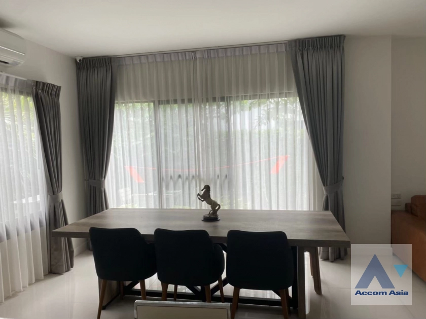 unit 4 Bedrooms  House For Rent & Sale in Pattanakarn, Bangkok  near ARL Ban Thap Chang (AA40385)