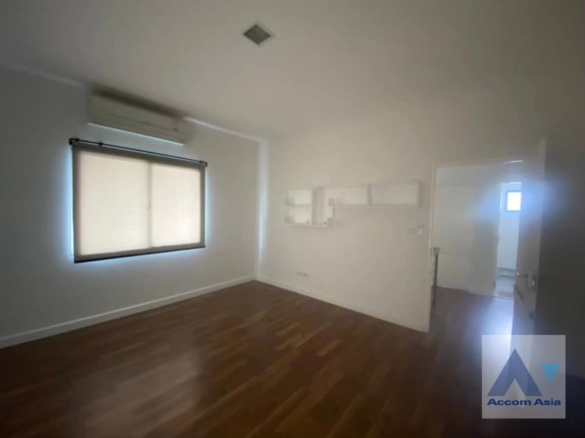 14  4 br House for rent and sale in Pattanakarn ,Bangkok ARL Ban Thap Chang at Manthana Onnut–Wongwaen 4 AA40385